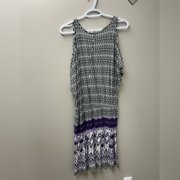 Blue Crush Women’s Patterned Maxi Dress - Picture 3 of 4